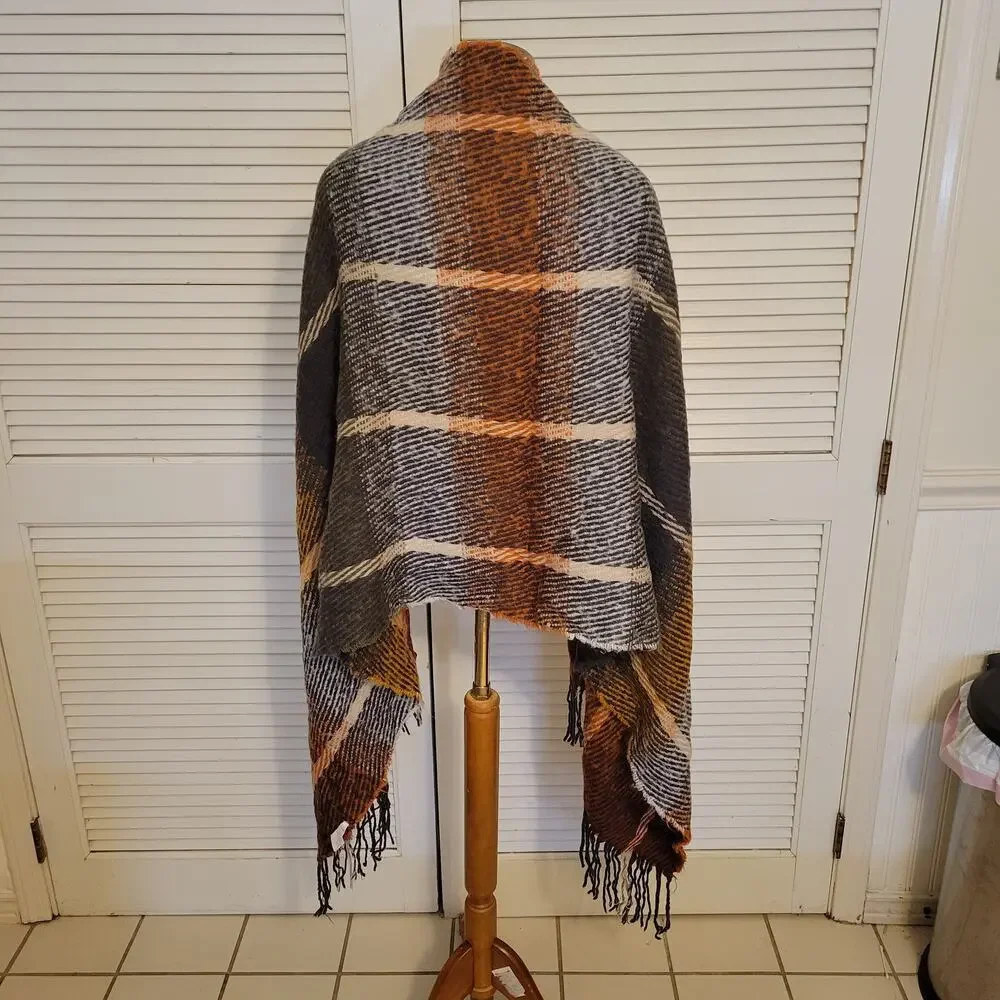 Studio Patterned Shawl Scarf Acrylic Cozy Warm Fringe Ends Autumn Layering